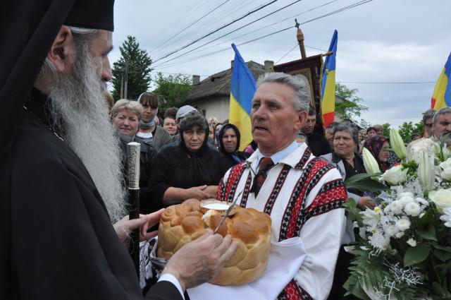 Sfințire de troițe în parohiile Chișcăreni și Petricani