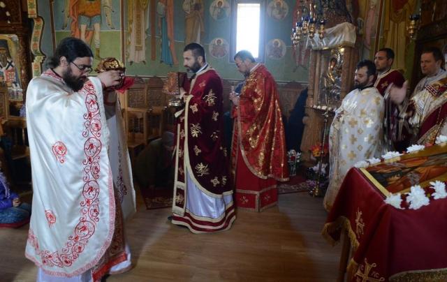 Bucurie şi rugăciune în „poiana raiului“ de la Pocrov