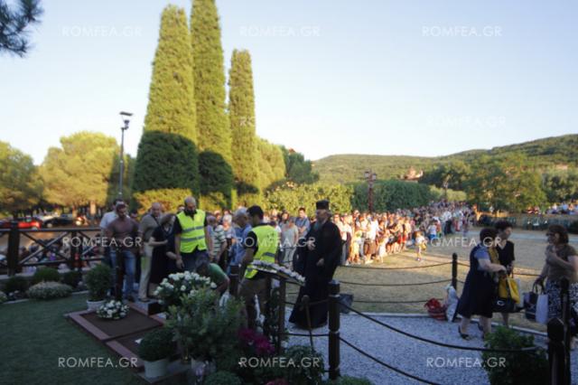 (Foto) Sărbătoare în Suroti - Slujba Vecerniei în cinstea Sfântului Paisie Aghioritul