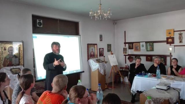 Catehezele din Protopopiatul Piatra-Neamţ: descoperire, comunicare şi emoţie