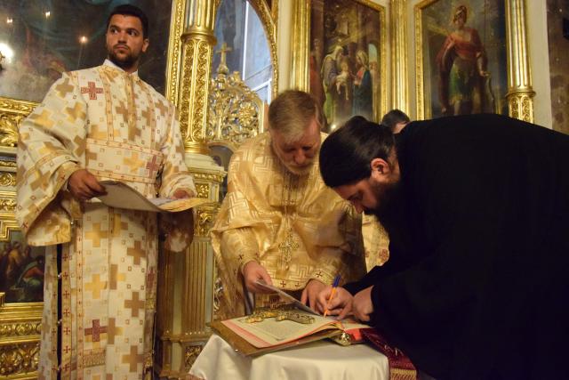 Îndemnul Mitropolitului Moldovei și Bucovinei către absolvenții teologi: „Sunteți rânduiți să fiți slujitori și martori”