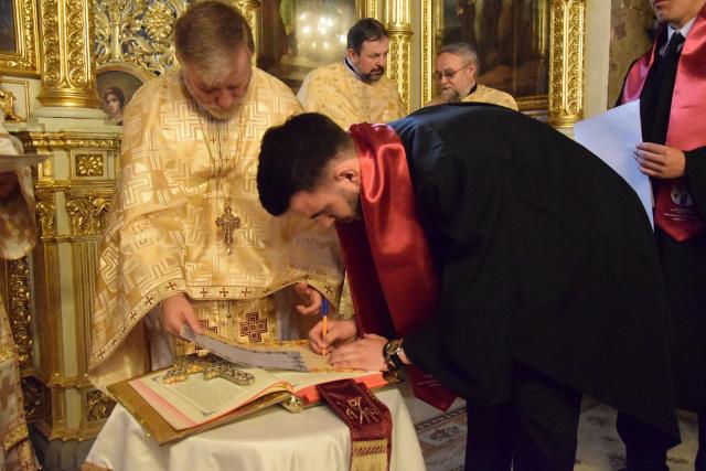 Îndemnul Mitropolitului Moldovei și Bucovinei către absolvenții teologi: „Sunteți rânduiți să fiți slujitori și martori”