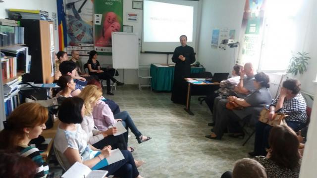 Curs de formare destinat asistenţilor sociali din Bacău