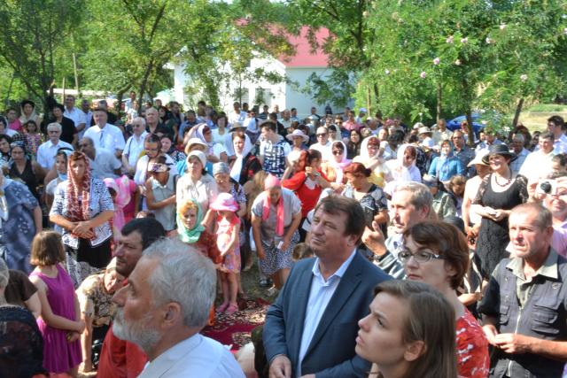 Biserica „Sfânta Cuvioasă Parascheva” din Strahotin, jud. Botoşani a fost sfințită