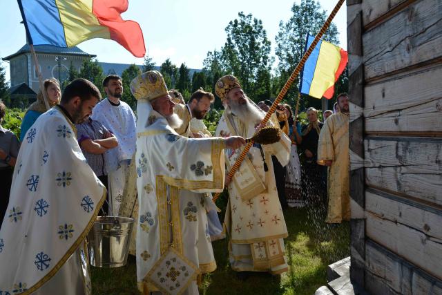 Credincioșii din Știubieni au îmbrăcat haine de sărbătoare