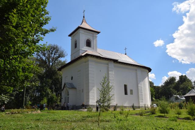IPS Părinte Mitropolit Teofan, prezent la hramul Centrului social-cultural „Sfântul Ilie“ al Mănăstirii Miclăuşeni