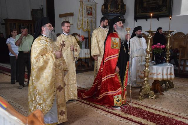 IPS Părinte Mitropolit Teofan, prezent la hramul Centrului social-cultural „Sfântul Ilie“ al Mănăstirii Miclăuşeni