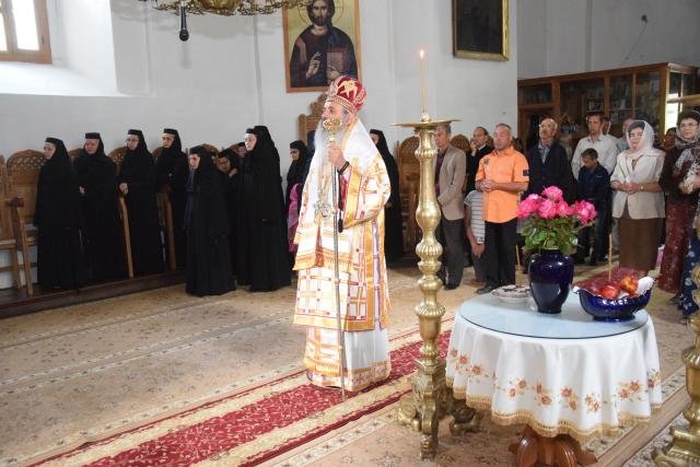 IPS Părinte Mitropolit Teofan, prezent la hramul Centrului social-cultural „Sfântul Ilie“ al Mănăstirii Miclăuşeni