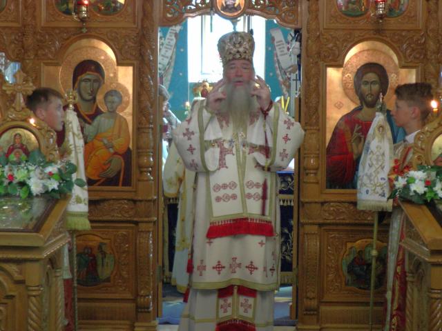 Patru ierarhi la hramul Mănăstirii Bogdana din Rădăuţi
