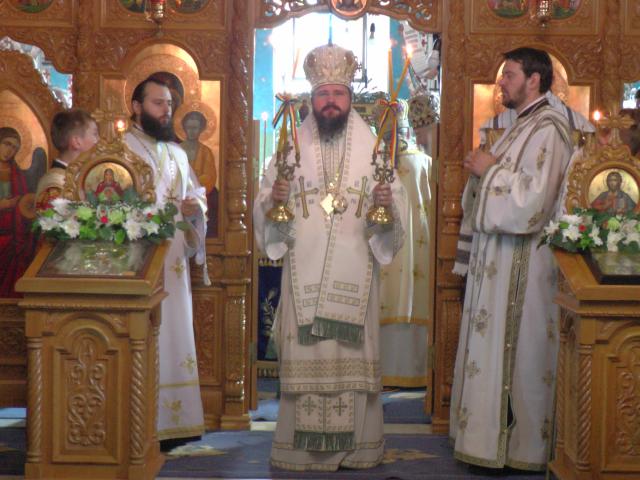 Patru ierarhi la hramul Mănăstirii Bogdana din Rădăuţi