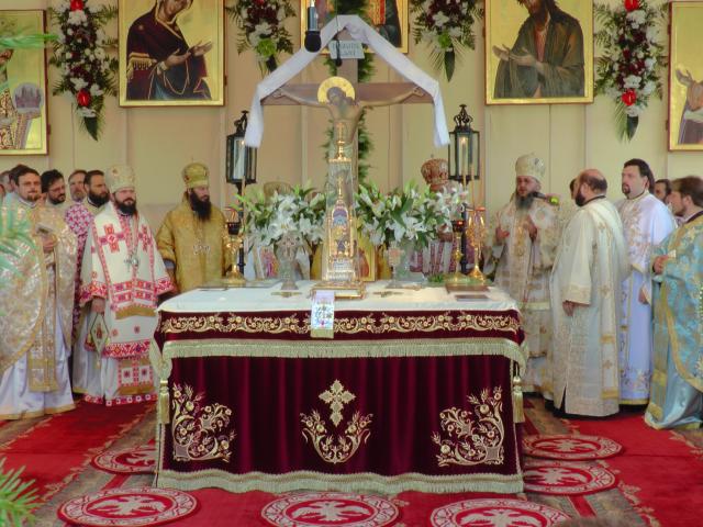 Hram la Putna: „Să luptăm fiecare prin rugăciunea noastră şi să nu ne războim niciodată între noi“