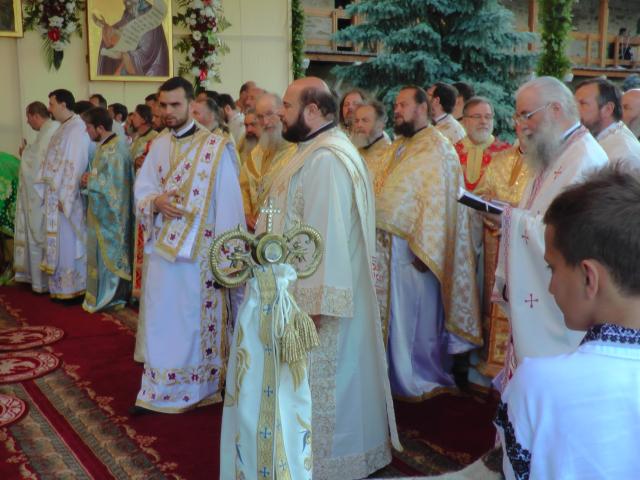 Hram la Putna: „Să luptăm fiecare prin rugăciunea noastră şi să nu ne războim niciodată între noi“