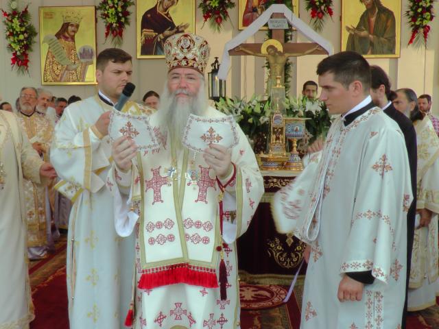 Hram la Putna: „Să luptăm fiecare prin rugăciunea noastră şi să nu ne războim niciodată între noi“