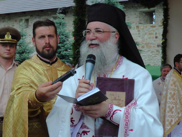 Hram la Putna: „Să luptăm fiecare prin rugăciunea noastră şi să nu ne războim niciodată între noi“