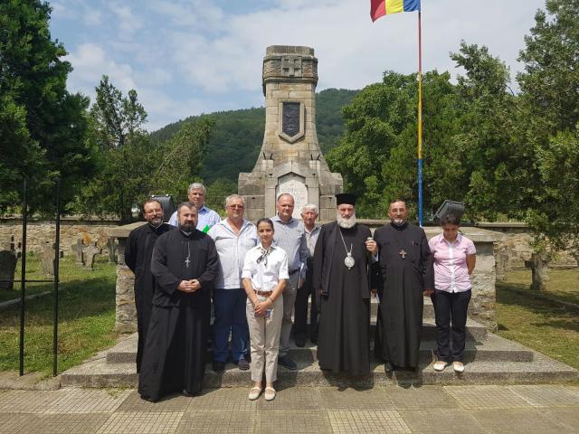Vizită arhierească la Cimitirul Eroilor din Poiana Sărată