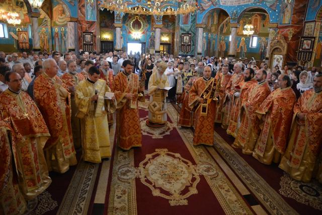 „În biserică suntem un singur trup, împreună cu sfinţii“