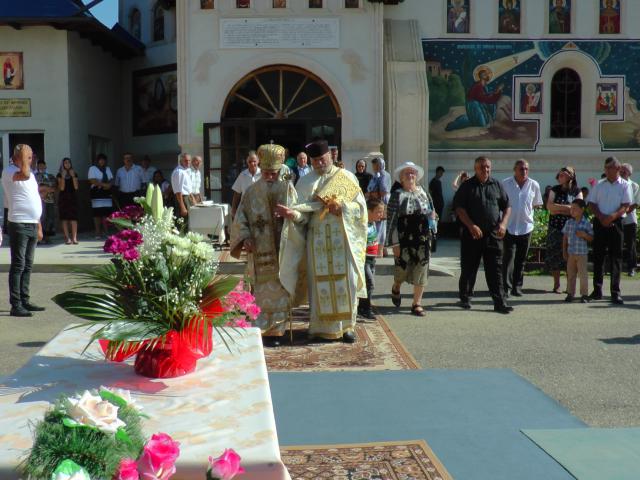 Liturghie arhierească la Mănăstirea Bogdăneşti