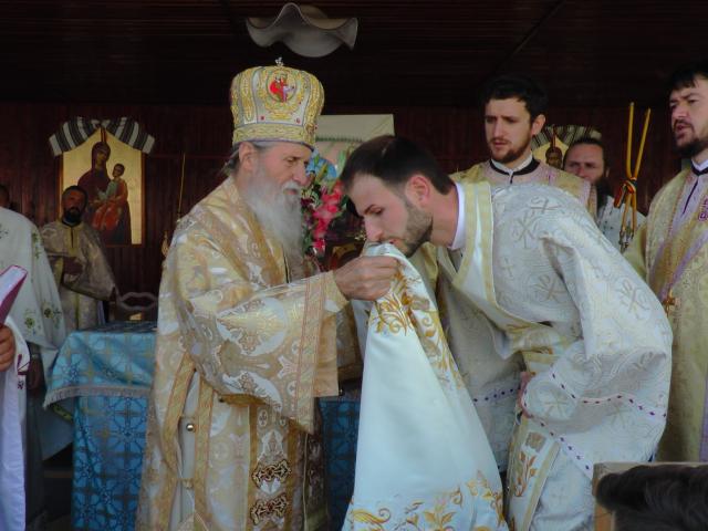 Liturghie arhierească la Mănăstirea Bogdăneşti