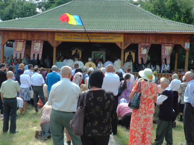 Liturghie arhierească la Mănăstirea Bogdăneşti