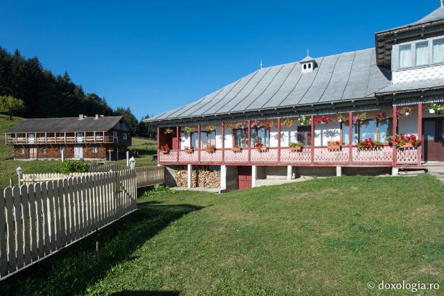 Mănăstirea Horăicioara, „cuibul” iubitorilor de liniște
