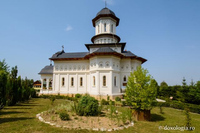 Mănăstirea „Sfinţii Apostoli Petru şi Pavel” – Cârţişoara, Sibiu