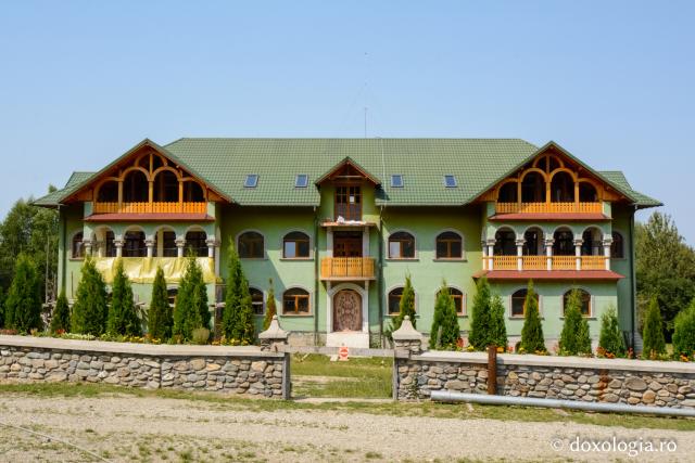 Mănăstirea „Sfinţii Apostoli Petru şi Pavel” – Cârţişoara, Sibiu
