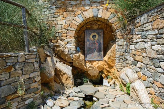 Aghiasma Sfântului Gheorghe de la Mănăstirea Xenofont – Athos