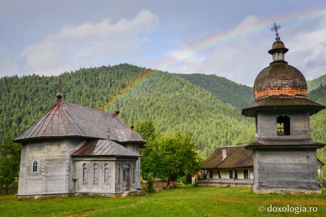 Arhitectura bisericii de lemn a Mănăstirii Tarcău