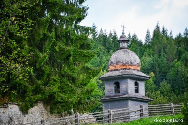 Biserica de lemn a Mănăstirii Sihăstria Tarcăului, rădăcină a istoriei comunității
