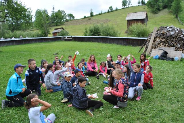 „Vacanţă în tinda Bisericii“, la Sadova
