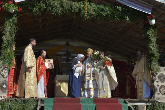 Tabăra de la Nemțișor: „Tinerii sunt invitați să-L cunoască pe Dumnezeu și să nu-L uite niciodată”