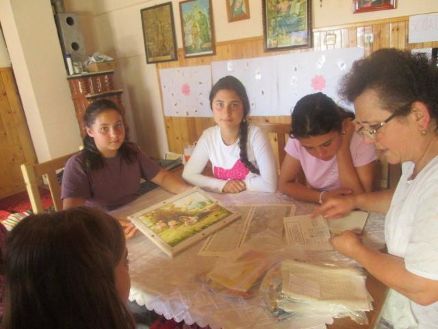 „Zbor de înger“, o etapă frumoasă din viaţa copiilor din Poiana Mărului