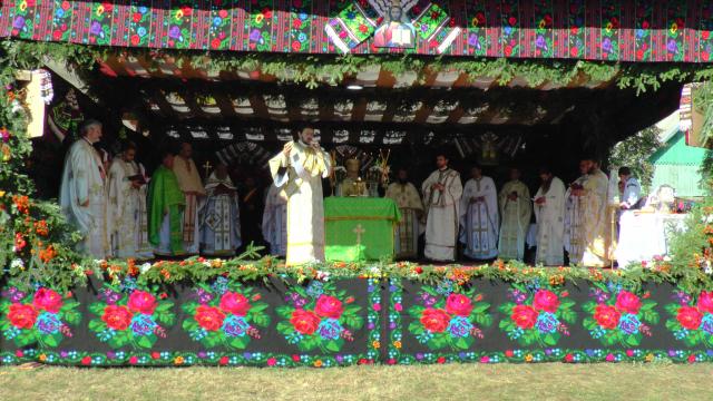 Resfințirea bisericii cu hramul „Sfânta Treime”, parohia Arbore, județul Suceava