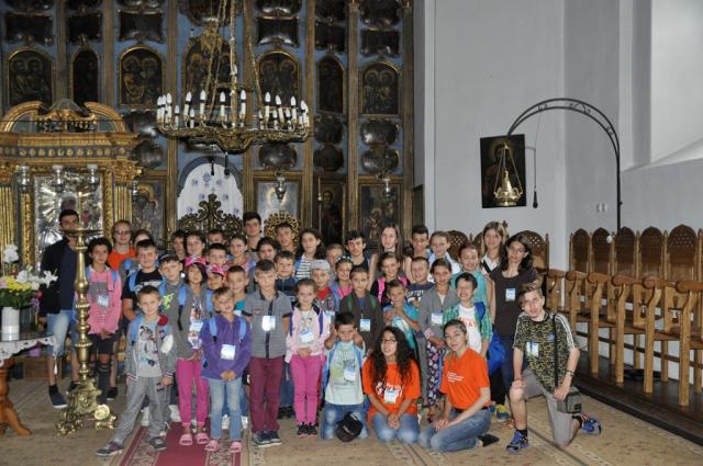 Atelierele Mănăstirii Miclăușeni vizitate de 35 de copii