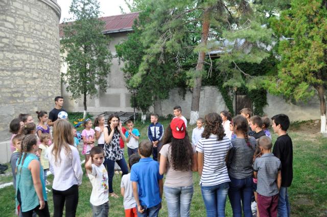 A început întâlnirea de vară a copiilor din familiile numeroase
