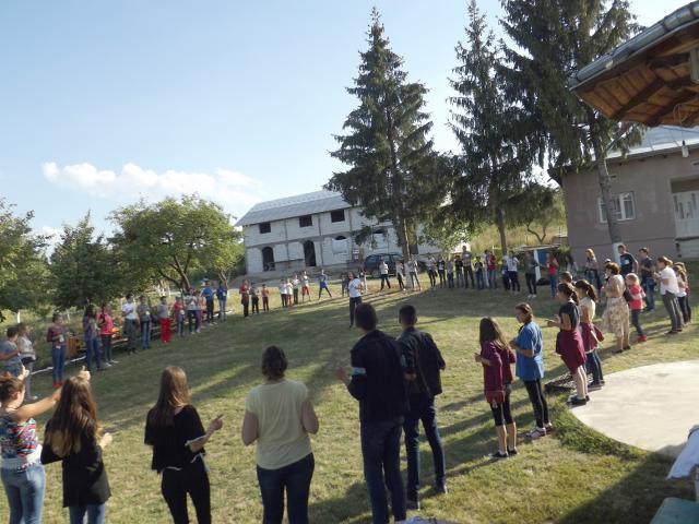 Bucurie pe chipurile copiilor din tabăra de la Brăteşti