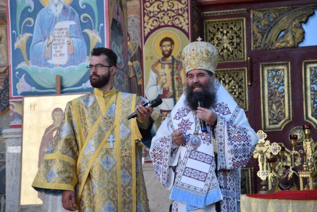 Hram la biserica Seminarului de la Mănăstirea Neamț: „Ar trebui să învățăm din viețile sfinților și să ne radicalizăm în bine”