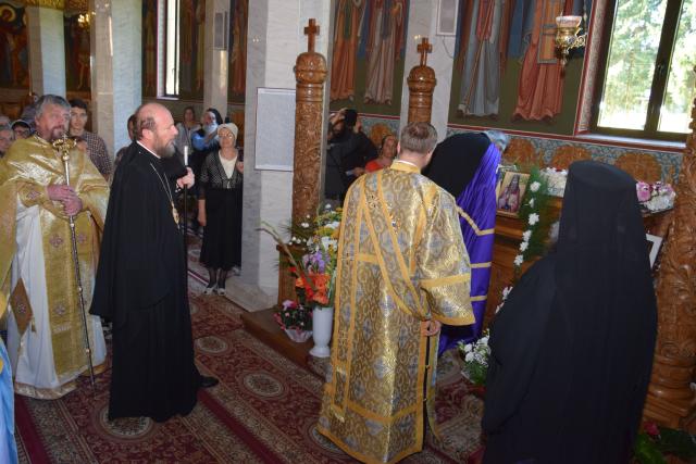 Hram la biserica Seminarului de la Mănăstirea Neamț: „Ar trebui să învățăm din viețile sfinților și să ne radicalizăm în bine”