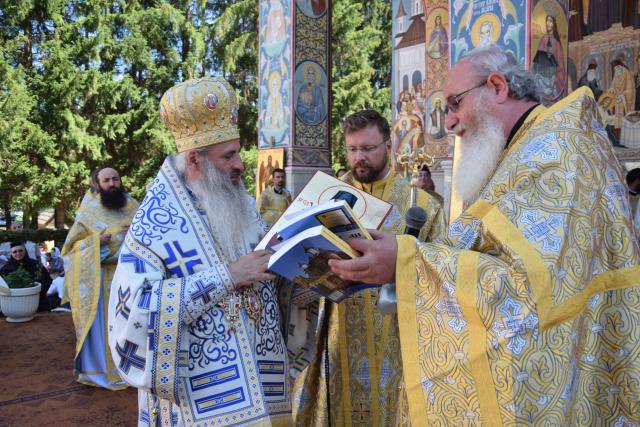 Hram la biserica Seminarului de la Mănăstirea Neamț: „Ar trebui să învățăm din viețile sfinților și să ne radicalizăm în bine”