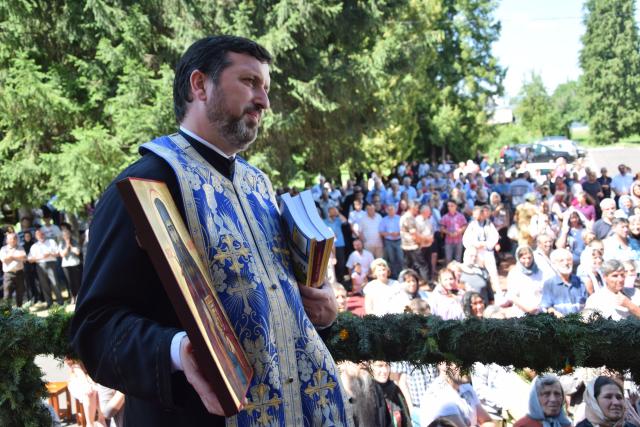 Hram la biserica Seminarului de la Mănăstirea Neamț: „Ar trebui să învățăm din viețile sfinților și să ne radicalizăm în bine”
