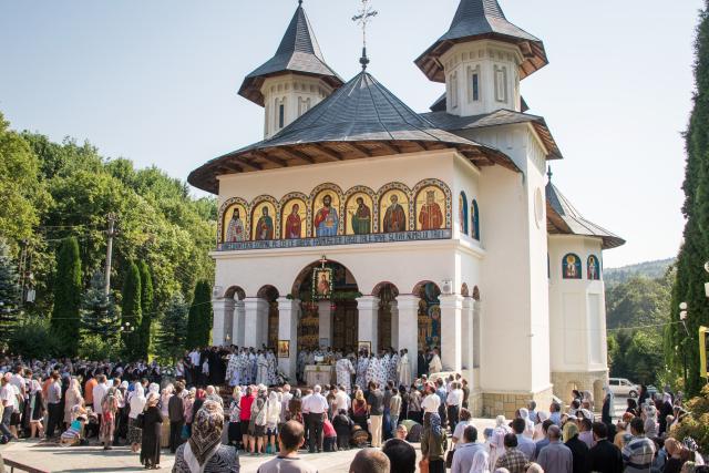 Credincioși din toată țara sunt așteptați la Sărbătorile Sfinților Nemțeni