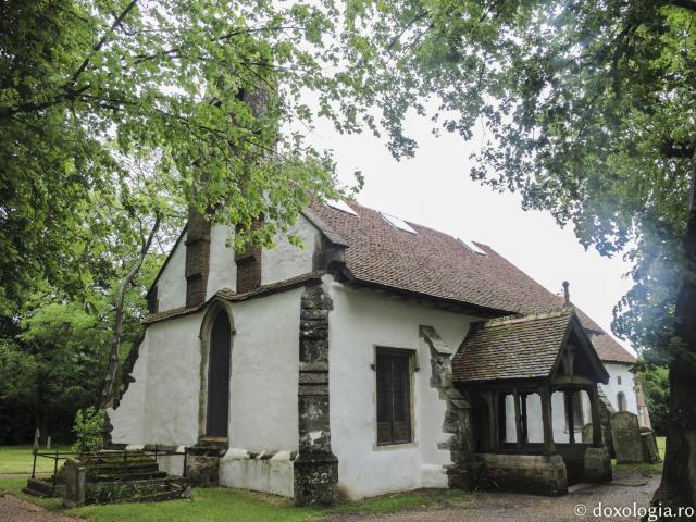 Biserica veche din capătul satului de lângă Mănăstirea Essex – Anglia