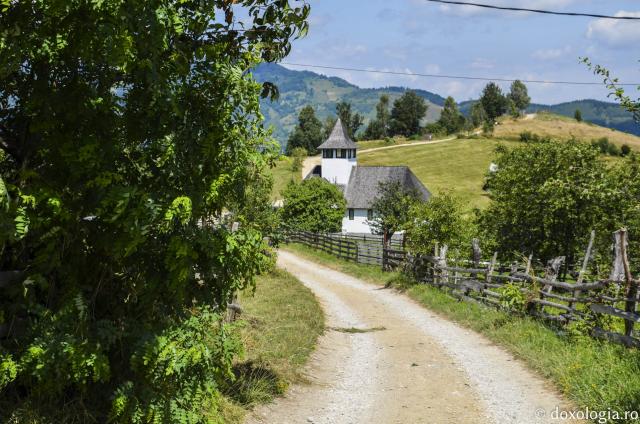 (Foto) Mănăstirea Bran – o adevărată oază duhovnicească între munți