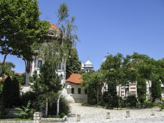 Mănăstirea Dervent - lăcașul unde se înfăptuiesc minuni (galerie FOTO)