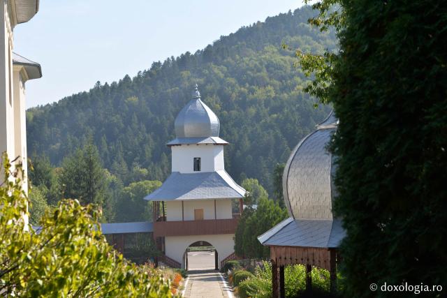 Cât de veche este comunitatea călugărilor de la Horaița?