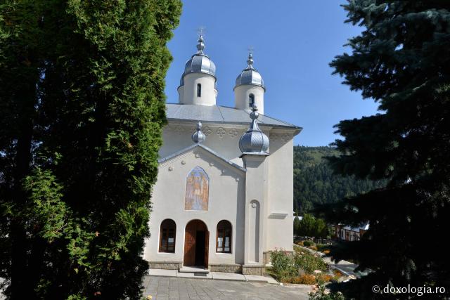 Cât de veche este comunitatea călugărilor de la Horaița?