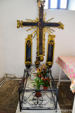 mormântul Sfântului Cuvios Chiriac de la Tazlău
