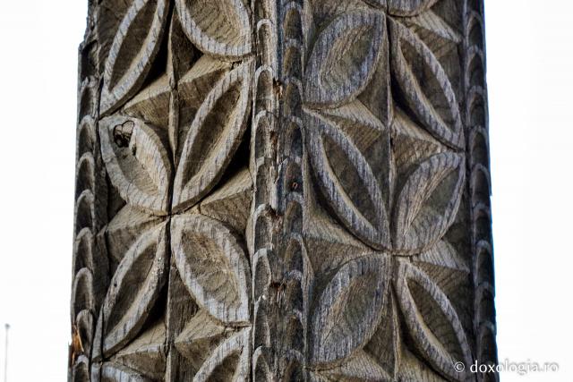 Ușa de lemn a Mănăstirii Tazlău, la 400 de ani: o capodoperă în arta lemnului