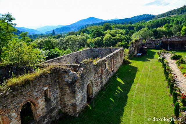 Ce ascund ruinele de la Mănăstirea Tazlău?