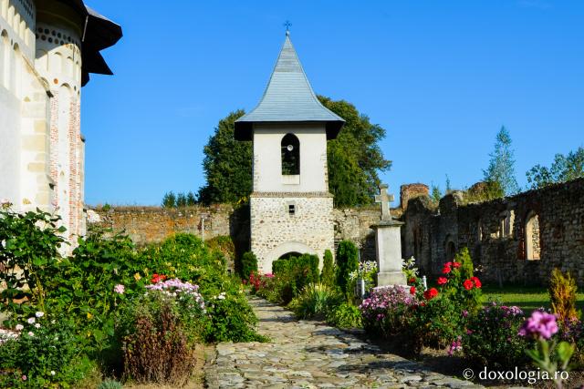 Istoria clopotnițelor de la Mănăstirea Tazlău
